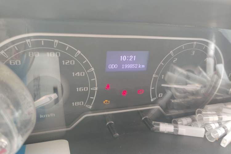 Used SAIC MAXUS Xintu V80 2021 2.0T PLUS Manual All-Around King Short Wheelbase Mid-Roof Variant—5/6/7/8/9-Seater
