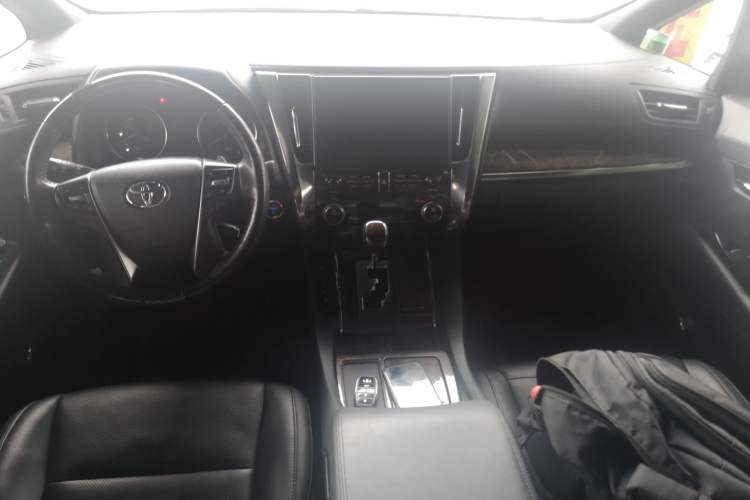 Used Toyota Vellfire 2023 Crown Dual-Engine 2.5L HV Ultimate Edition
