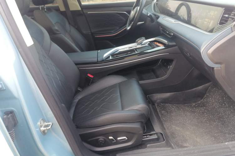 Used VOYAH FREE 2021 Four-Wheel Drive Standard Range-Extended Exclusive Luxury Package