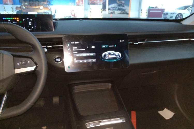 Used CHANGAN OSHAN 520 2025 Standard Edition Audio And AC Panel