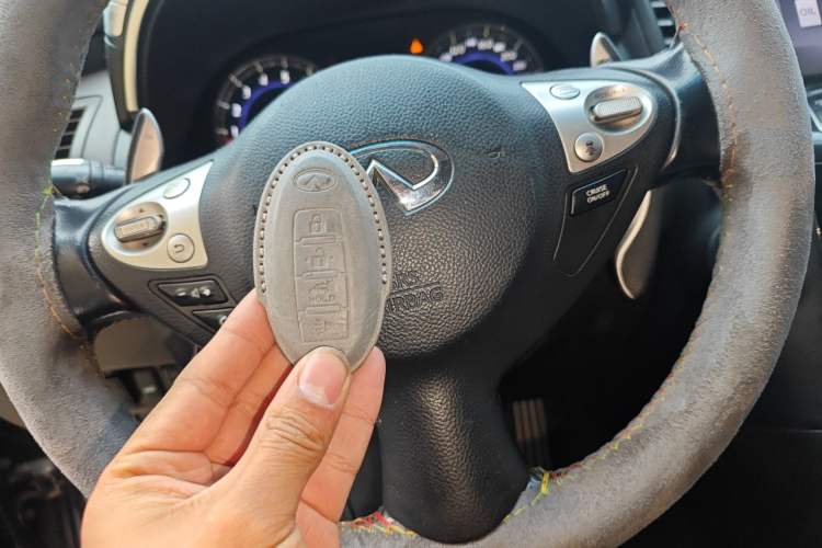 Used Infiniti FX 2011 FX35 Supreme Edition Vehicle Key