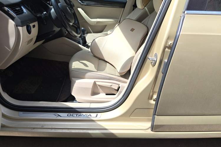 Used Skoda Octavia 2015 1.6L Manual Yijun Edition
