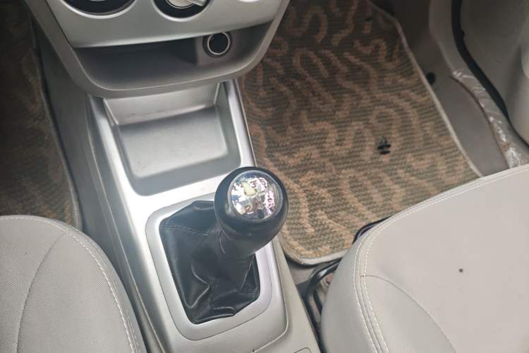 Used CHANGAN Alsvin V3 2012 1.3L Manual Comfort Version China IV Standard Gear Lever