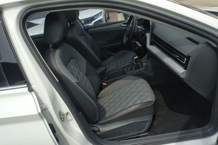 Used Volkswagen Sagitar 2023 200TSI DSG Excellence Edition Right Front Seat