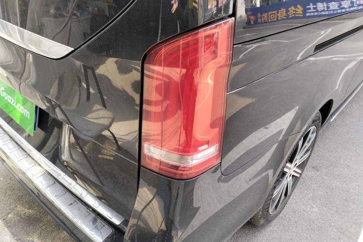 Used Mercedes-Benz V-Class 2022 V 260 L Long-wheelbase Luxury Edition