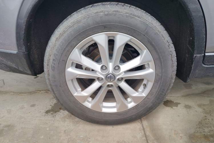 Used Nissan X-Trail 2014 2.5L CVT Leading Edition 4WD Right Rear Wheel Hub