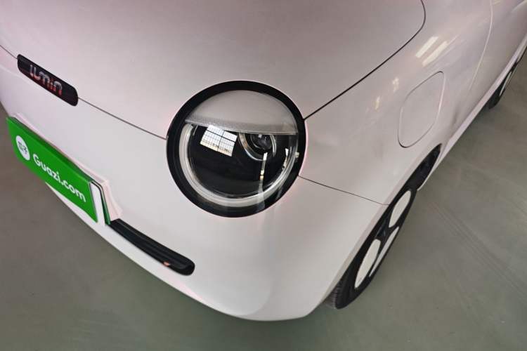 Used CHANGAN NEVO Lumin 2022 155 km – Refreshingly Sweet Edition Left Front Headlight