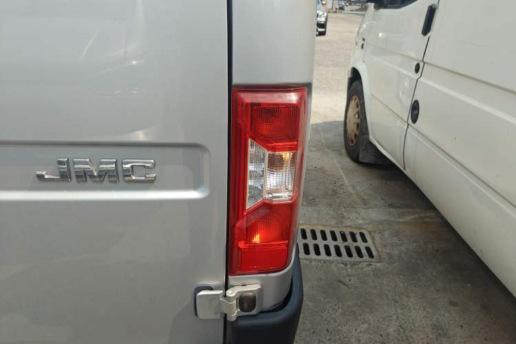 Used JMC Transit 2021 2.8T Space King Standard Version Short Wheelbase Mid-Height Roof 6-Seater Diesel Euro VI JX493