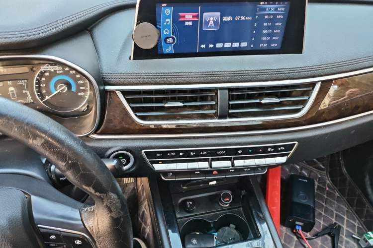 Used Dongfeng Fengon 580 2017 1.5T CVT Smart Style Model Audio And AC Panel