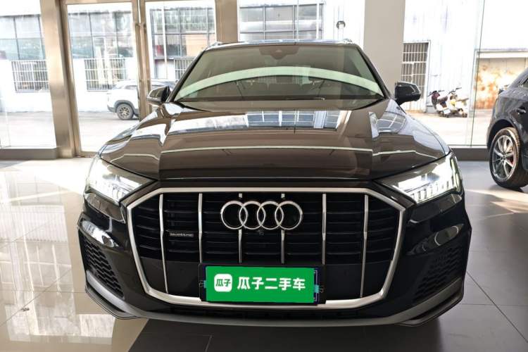 Used Audi Q7 2020 55 TFSI quattro S line sports model
