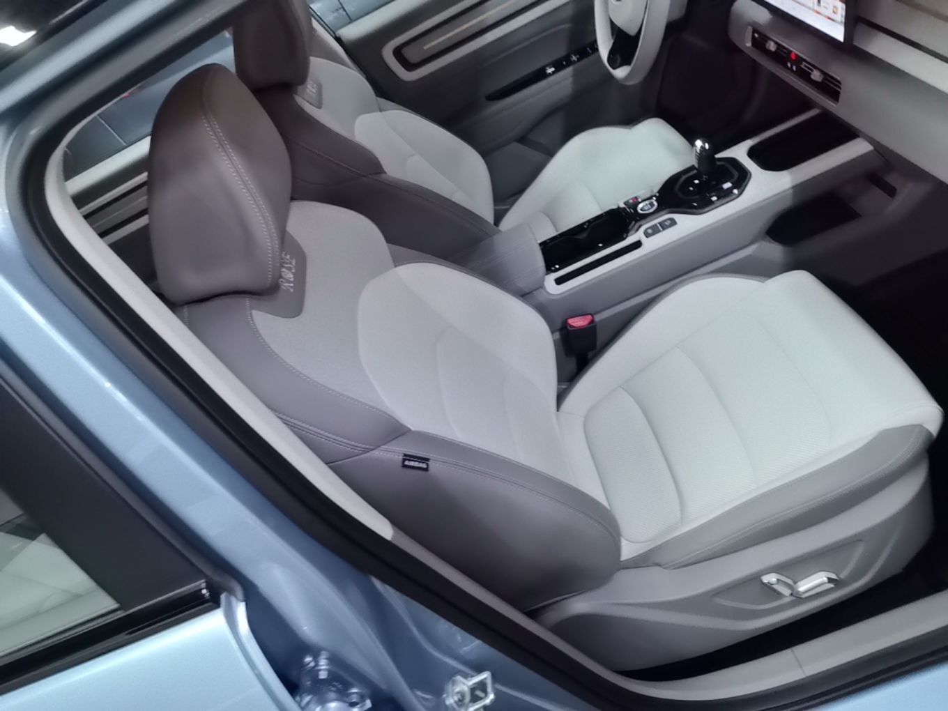 Geely Auto icon 2026 Model Chocolate 1.5TD Pure & Refined Edition — снимка 19