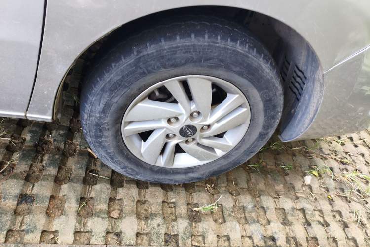 Used JAC Refine M4 2016 2.0L Manual Luxury Version