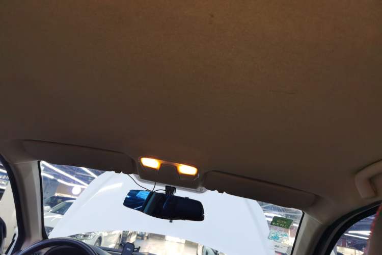 Used Geely Auto Diamond 2016 1.5L Manual Entry-Level Model China IV Standard