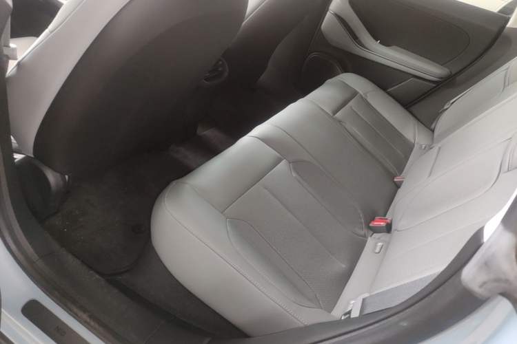 Used Nio ET5 2022 75 kWh Left Rear Seat