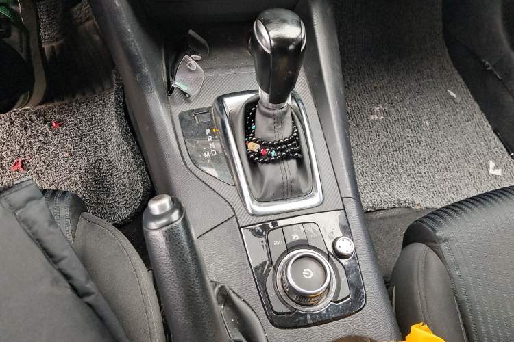 Used Mazda Mazda 3 Axela 2014 Sedan 1.5L Automatic Comfort Model
