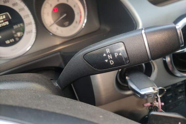 Used Mercedes-Benz GLK-Class 2013 GLK 300 4MATIC Dynamic Sunroof Model
