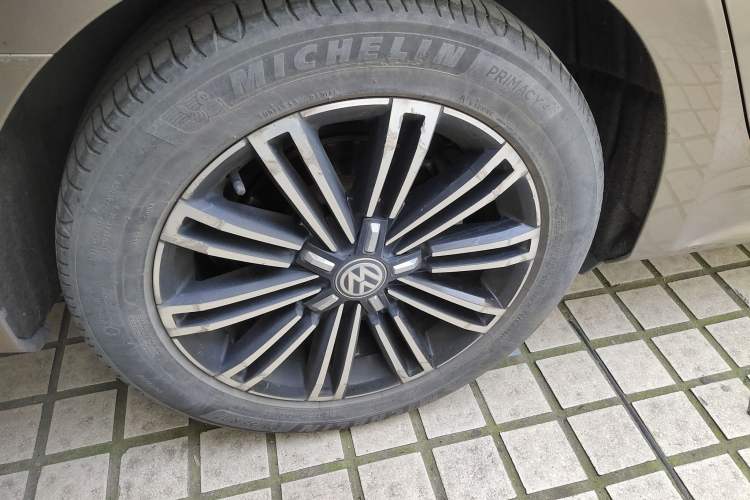 Used Volkswagen Passat 2017 330TSI DSG Prestige Edition Right Rear Wheel Hub