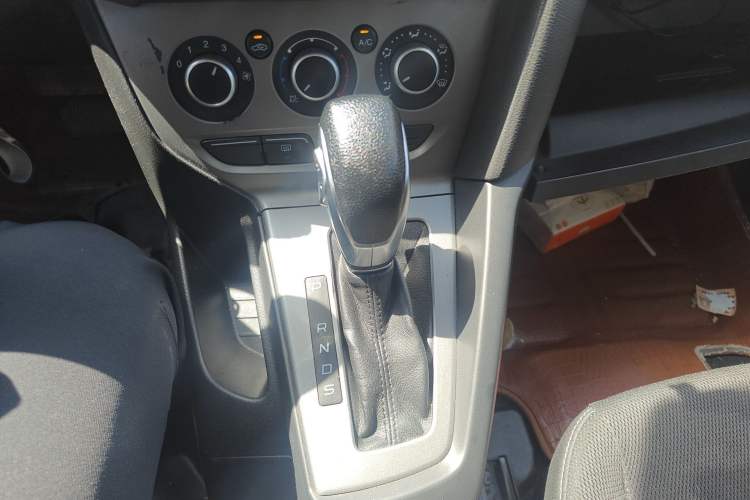 Used Ford Focus 2012 Hatchback 1.6L Automatic Comfort Model Gear Lever