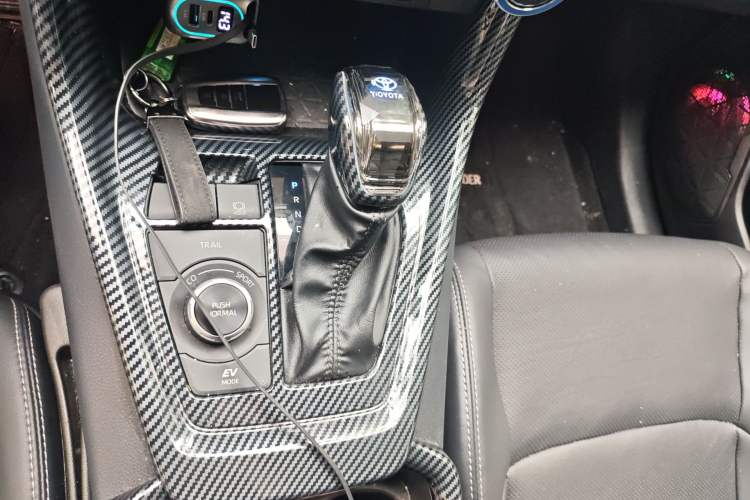 Used Toyota Wildlander 2023 Dual-Motor 2.5L E-CVT Four-Wheel Drive Prestige Edition Gear Lever