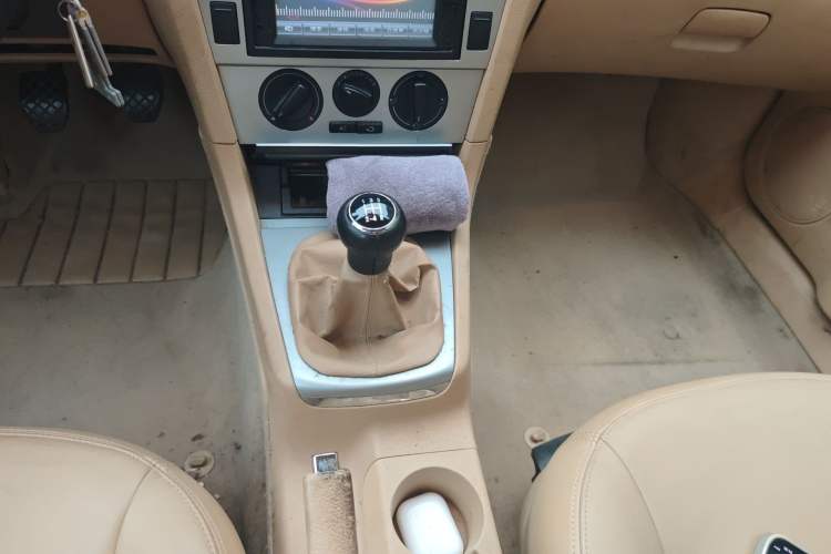 Used Volkswagen Passat 2007 2.0L Manual Standard Edition Gear Lever