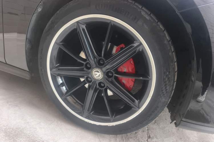 Used CHANGAN UNI-V 2022 1.5T Prestige Version Right Front Wheel Hub