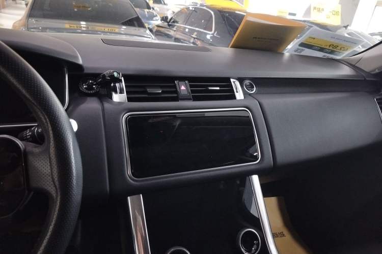 Used Land Rover Range Rover Sport 2020 3.0 L6 SE