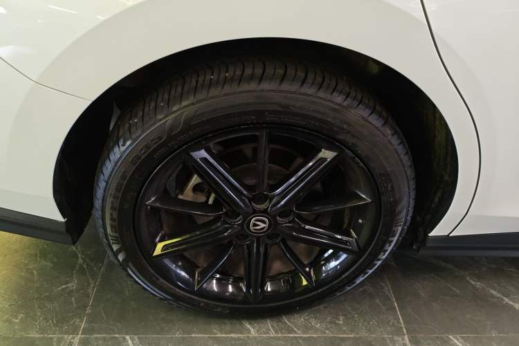 Used Changan UNI-V iDD 2023 ZhiDian iDD 1.5T 113km Smart & Fun Version
