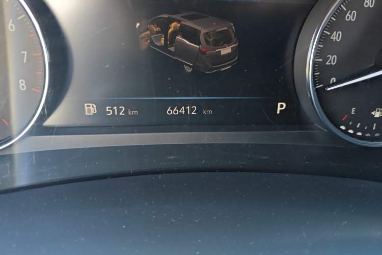 Used Buick GL8 2021 Land Cruiser Executive Class 652T Luxury Model
