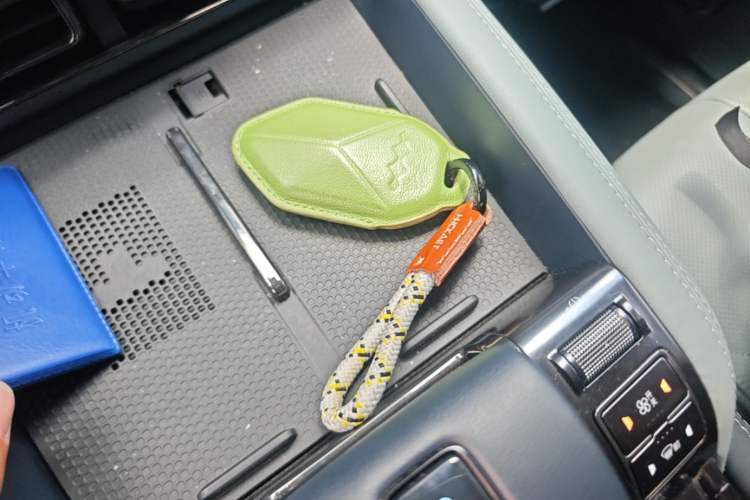 Used Formula Leopard 5 2023 Navigator Edition