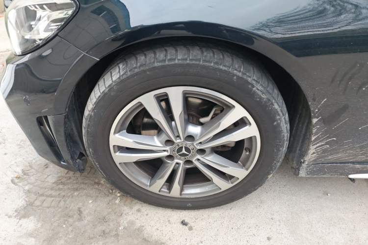 Used Mercedes-Benz C-Class 2021 C 200 L Fashion Edition Sport Version Left Front Wheel Hub
