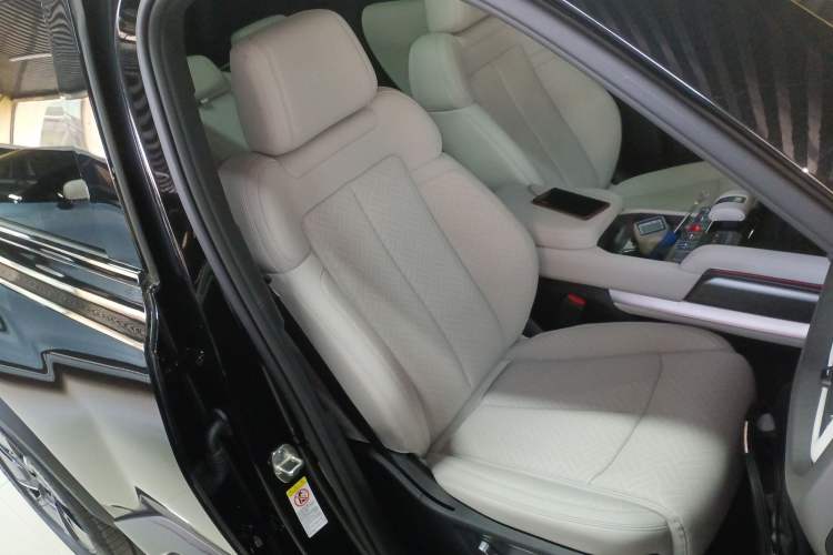 Used Formula Leopard Titanium 3 2025 501 km All-Wheel Drive Intelligent Driving Max Edition
