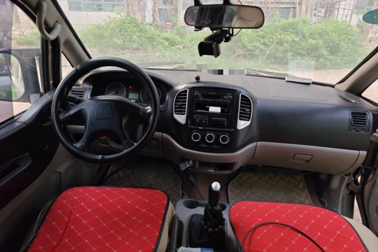 Used FORTHING Lingzhi 2015 V3 1.5L 7-Seater Luxury Model Center Console