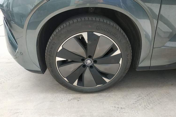 Used BYD Tang L 2025 DM 175KM Drone Player Edition Left Front Wheel Hub