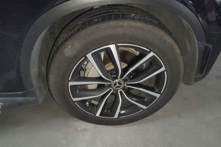 Used Mercedes-Benz GLC 2021 GLC 260 L 4MATIC Luxury Model Right Front Wheel Hub