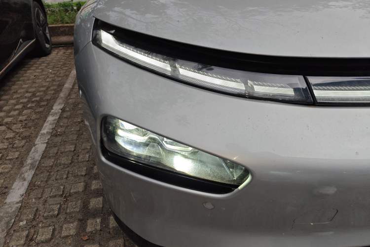 Used XPeng P7 2022 480N+ Right Front Headlight