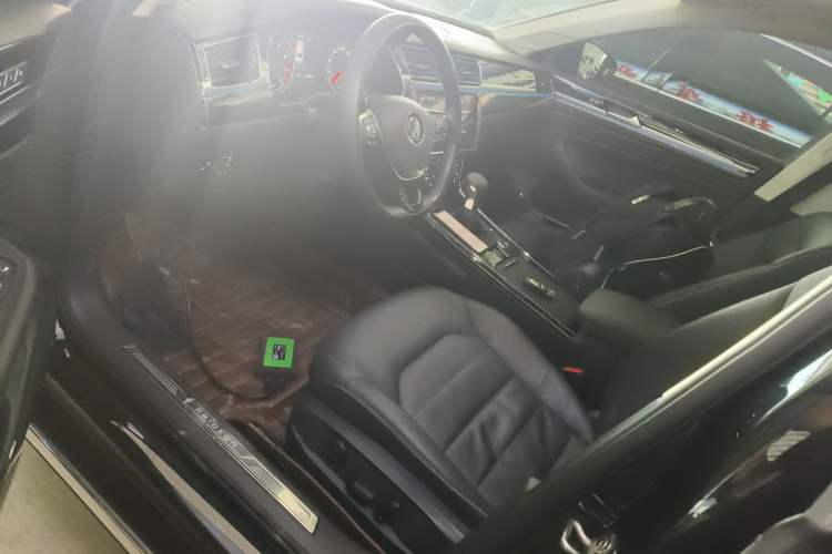 Used Volkswagen Phideon 2019 380TSI Two-Wheel Drive Business Edition China V Standard Left Front Seat