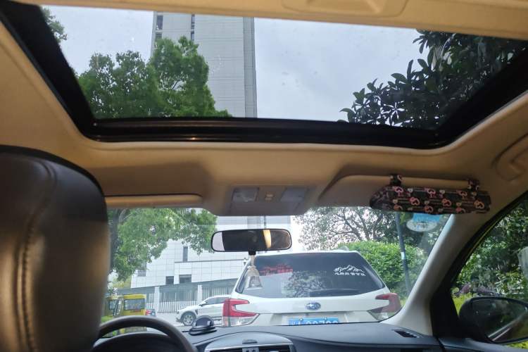 Used Nissan Tiida 2011 1.6L CVT Smart Version Headliner