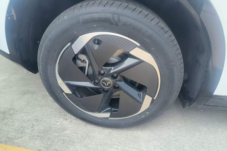 Used Hongqi Tiangong 06 2025 520 Right Rear Wheel Hub