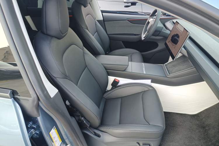 Used Tesla Model Y 2025 Rear-Wheel-Drive Version