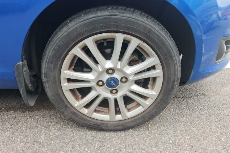Used Ford Fiesta 2013 Hatchback 1.5L Automatic Fashion Edition Right Front Wheel Hub