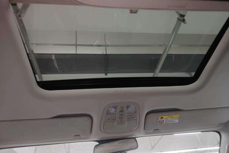 Used SAIC MAXUS G20 2021 PLUS 2.0T Gasoline Automatic ZhiZun Edition
