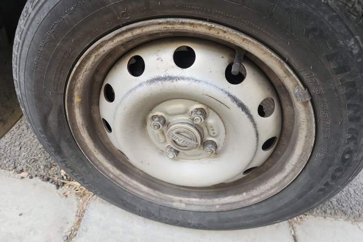 Used Jinbei Hiace X30 2016 1.3L Van Standard Edition DLCG12