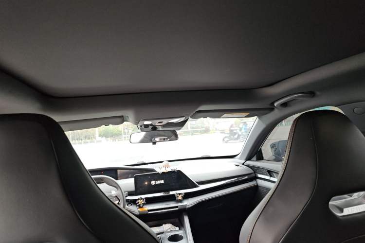 Used CHANGAN UNI-V 2023 1.5T Prestige Model
