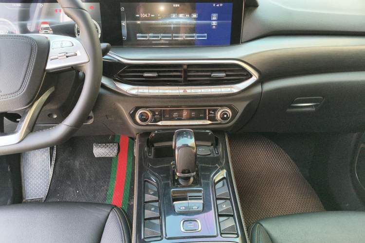 Used Bestune T77 2019 230 TID Automatic Prestige Version China V Emission Standard
