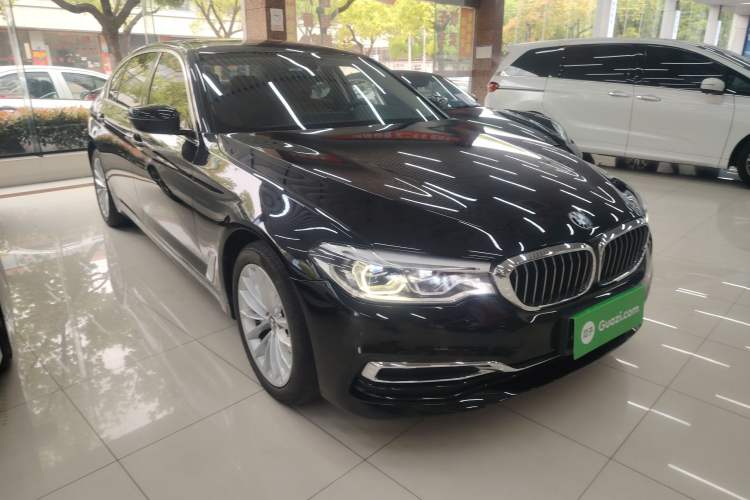Used BMW 5 Series 2020 530Li Leading Edition Luxury Package Front Right 45 Deg