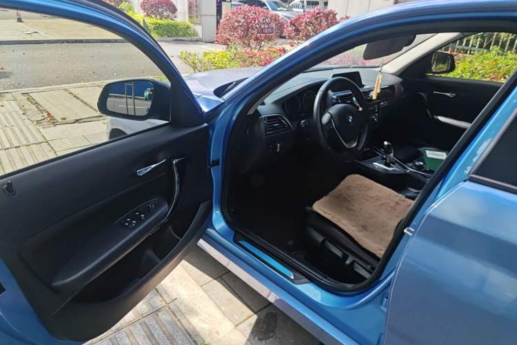 Used BMW 1 Series 2018 118i Sport Design Package
