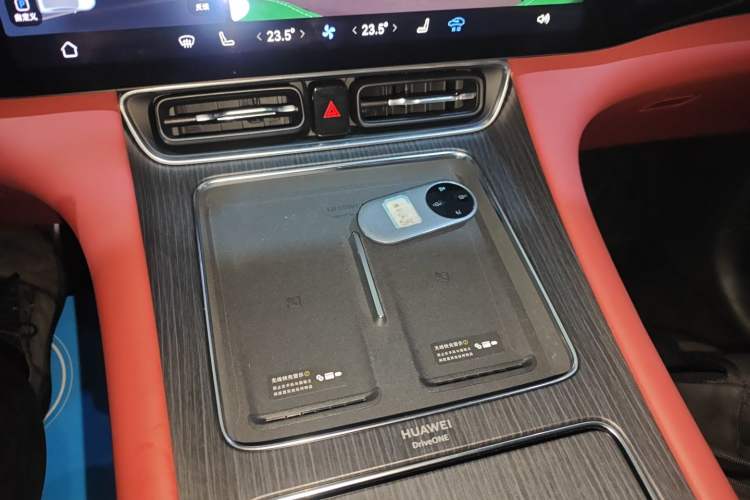 Used Hima AITO M8 2025 Extended-Range Max+ Version 53.4 kWh 6-Seater Edition
