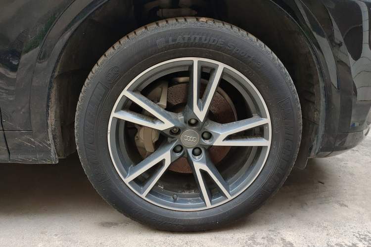 Used Audi Q5L 2018 40 TFSI Prestige Fashion Edition China VI Right Front Wheel Hub