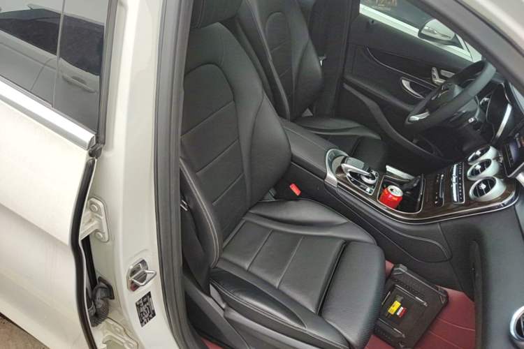 Used Mercedes-Benz GLC 2017 GLC 260 4MATIC Dynamic Edition Right Front Seat