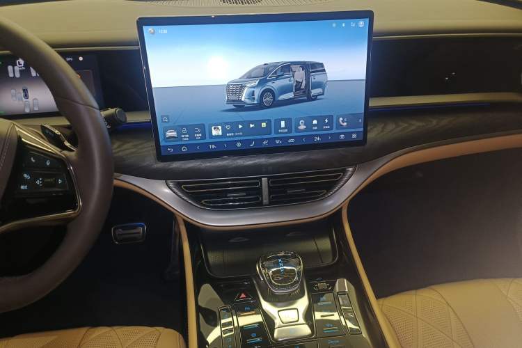 Used Denza D9 2025 DM-i Smart Drive 1020 Four-Wheel Drive Premium Model